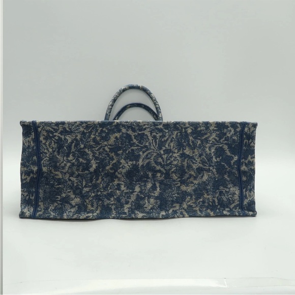 Dior Floral Blue Tote Bag - Picture 7 of 15
